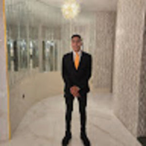 Meet your Posher, Jose manuel dun linares